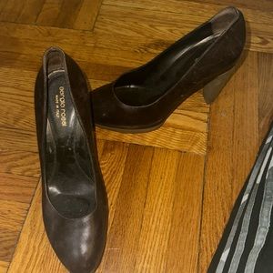 SERGIO ROSSI Round Closed Toe Heels